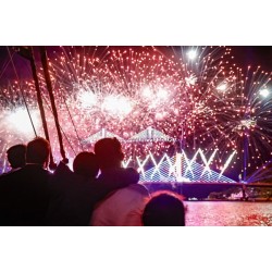 Show de luzes, drones e música emociona o público na Ponte de Guaratuba
